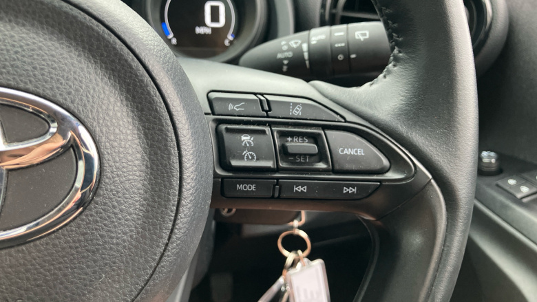 Toyota Yaris 1.5 Hybrid Design 5dr CVT Hybrid Hatchback